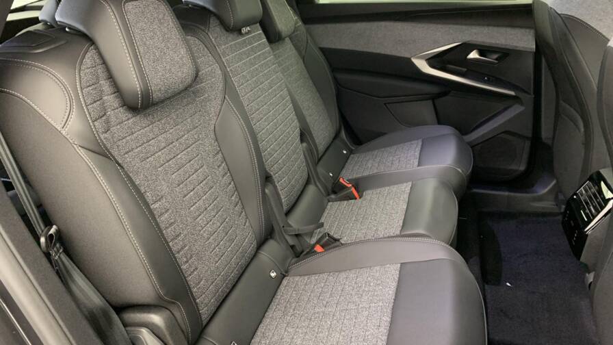 Mandataire Automobile neuf, recherche de Peugeot 5008-hybrid-145-e-dcs6-allure - E-Motors