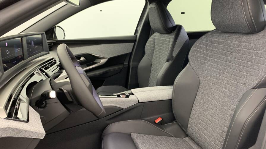 Mandataire Automobile neuf, recherche de Peugeot 5008-hybrid-145-e-dcs6-allure - E-Motors