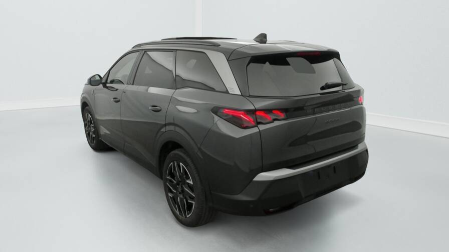 Mandataire Automobile neuf, recherche de Peugeot 5008-hybrid-145-e-dcs6-gt - E-Motors