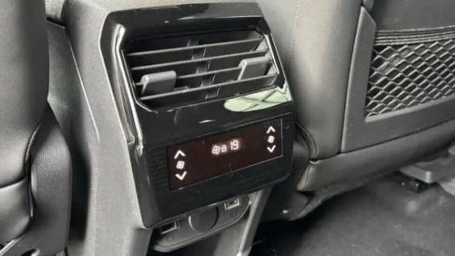 Mandataire Automobile neuf, recherche de Peugeot 5008-hybrid-145-e-dcs6-gt - E-Motors