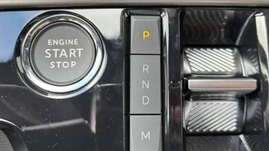 Mandataire Automobile neuf, recherche de Peugeot 5008-hybrid-145-e-dcs6-gt - E-Motors