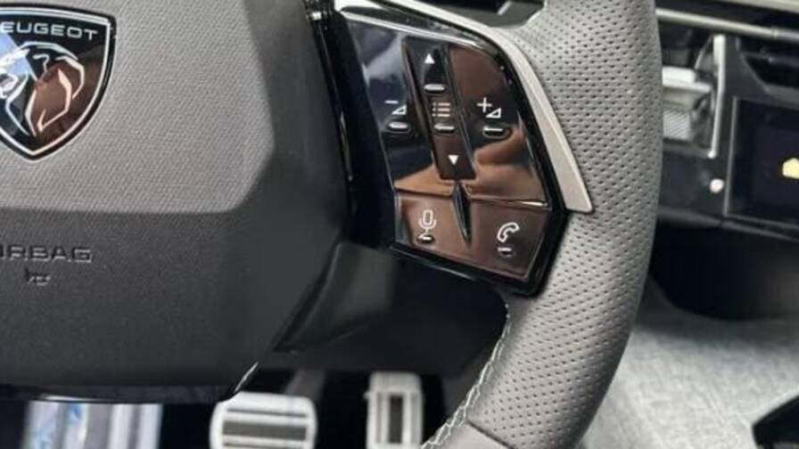 Mandataire Automobile neuf, recherche de Peugeot 5008-hybrid-145-e-dcs6-gt - E-Motors