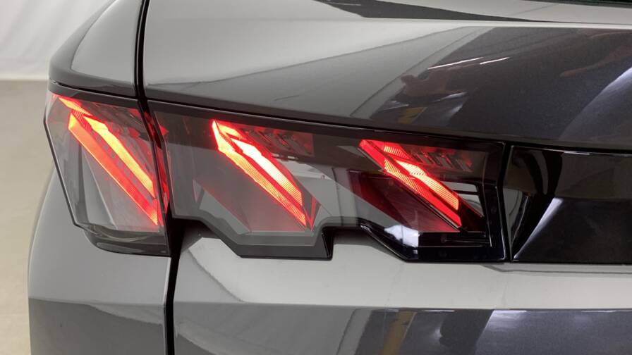 Mandataire Automobile neuf, recherche de Peugeot 5008-hybrid-145-e-dcs6-gt - E-Motors