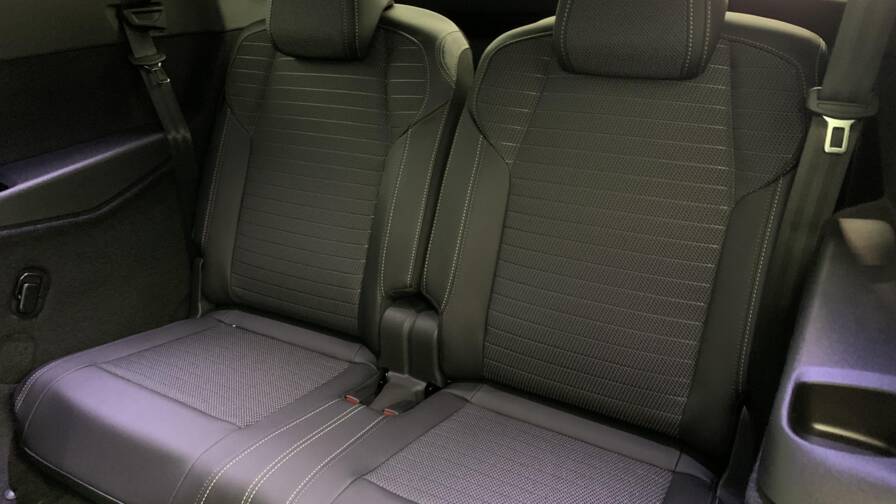 Mandataire Automobile neuf, recherche de Peugeot 5008-hybrid-145-e-dcs6-gt - E-Motors