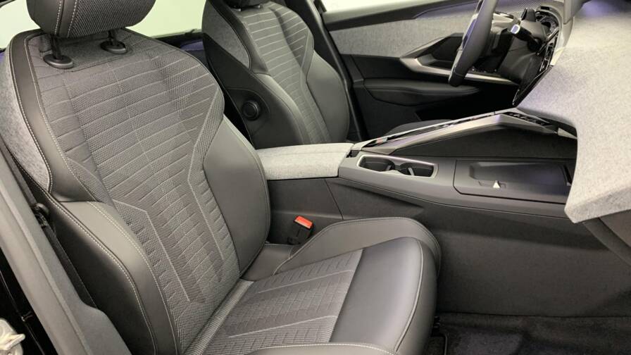 Mandataire Automobile neuf, recherche de Peugeot 5008-hybrid-145-e-dcs6-gt - E-Motors