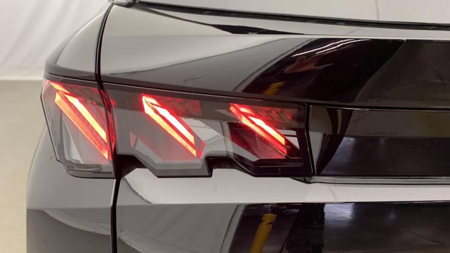 Mandataire Automobile neuf, recherche de Peugeot 5008-hybrid-145-e-dcs6-gt - E-Motors