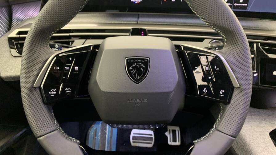 Mandataire Automobile neuf, recherche de Peugeot 5008-hybrid-145-e-dcs6-gt - E-Motors