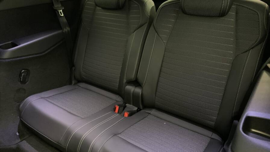 Mandataire Automobile neuf, recherche de Peugeot 5008-hybrid-145-e-dcs6-gt - E-Motors