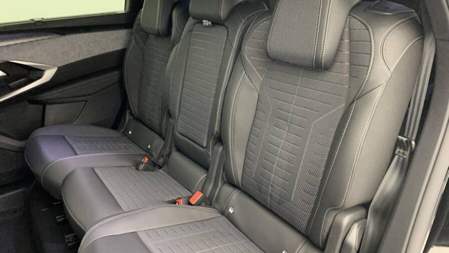 Mandataire Automobile neuf, recherche de Peugeot 5008-hybrid-145-e-dcs6-gt - E-Motors