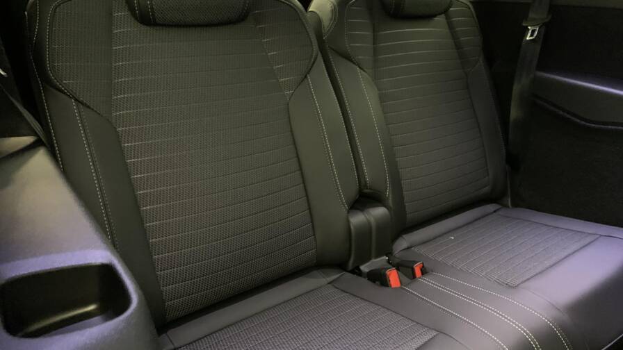 Mandataire Automobile neuf, recherche de Peugeot 5008-hybrid-145-e-dcs6-gt - E-Motors