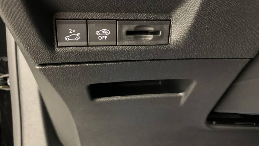 Mandataire Automobile neuf, recherche de Peugeot 5008-hybrid-145-e-dcs6-gt - E-Motors