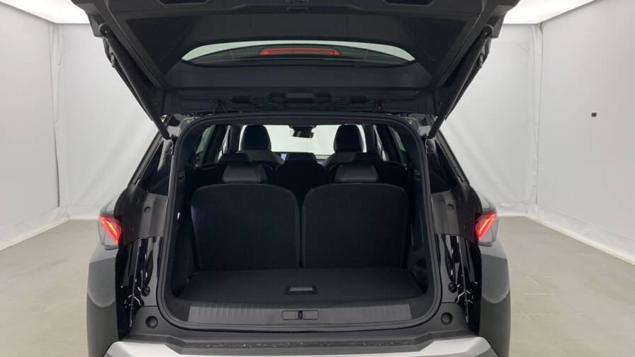 Mandataire Automobile neuf, recherche de Peugeot 5008-hybrid-145-e-dcs6-gt - E-Motors