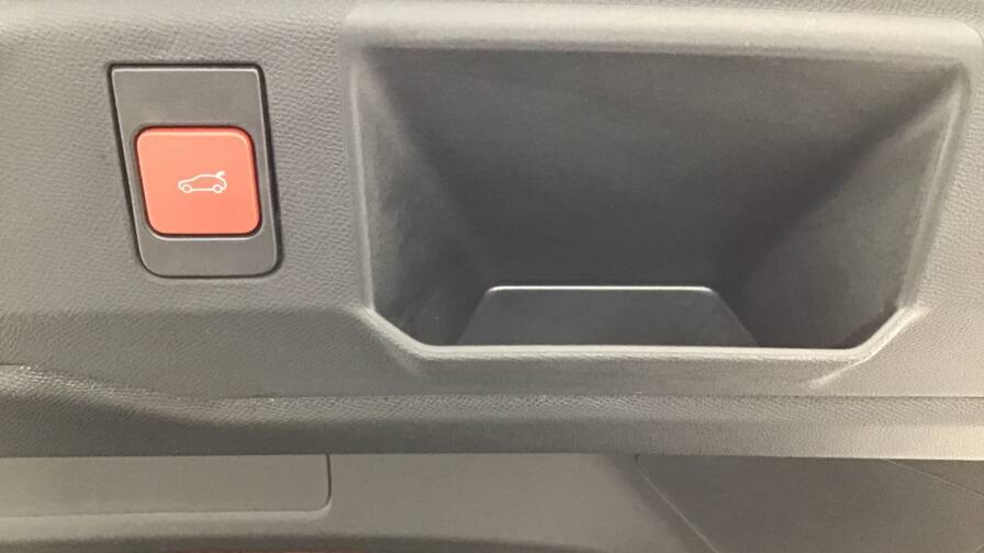 Mandataire Automobile occasion, recherche de Peugeot 5008-hybrid-145-e-dcs6-gt5-portes-vp-essence-sans-plomb032025 - E-Motors