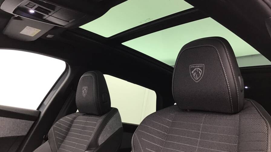 Mandataire Automobile occasion, recherche de Peugeot 5008-hybrid-145-e-dcs6-gt5-portes-vp-essence-sans-plomb032025 - E-Motors