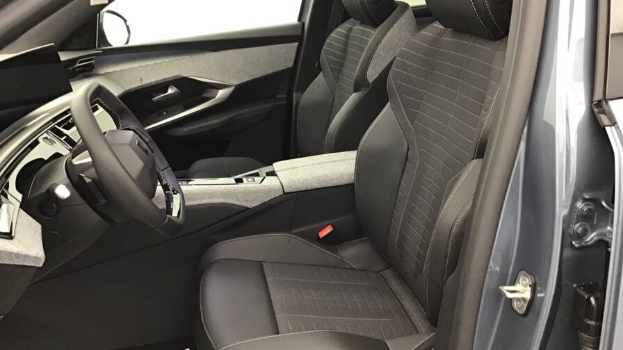 Mandataire Automobile occasion, recherche de Peugeot 5008-hybrid-145-e-dcs6-gt5-portes-vp-essence-sans-plomb032025 - E-Motors