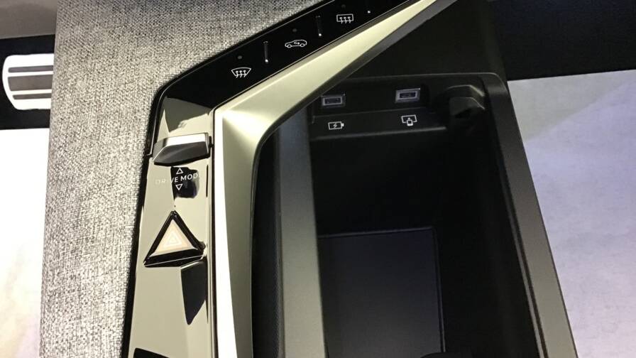 Mandataire Automobile occasion, recherche de Peugeot 5008-hybrid-145-e-dcs6-gt5-portes-vp-essence-sans-plomb032025 - E-Motors