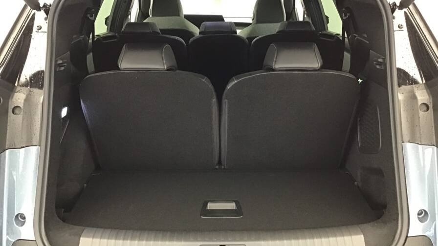 Mandataire Automobile occasion, recherche de Peugeot 5008-hybrid-145-e-dcs6-gt5-portes-vp-essence-sans-plomb032025 - E-Motors