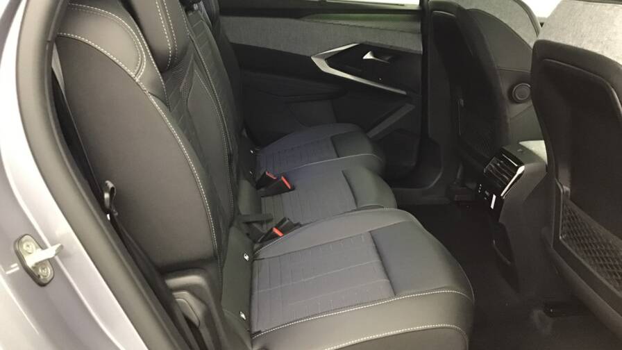 Mandataire Automobile occasion, recherche de Peugeot 5008-hybrid-145-e-dcs6-gt5-portes-vp-essence-sans-plomb032025 - E-Motors