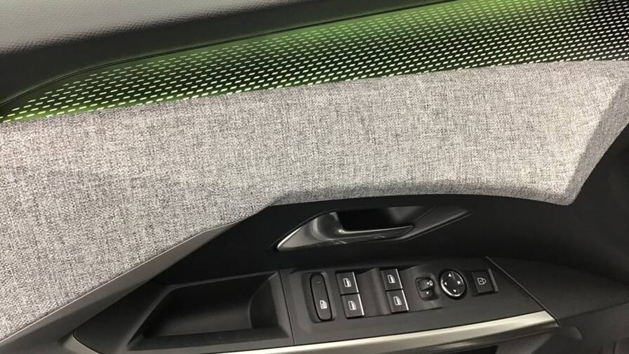 Mandataire Automobile occasion, recherche de Peugeot 5008-hybrid-145-e-dcs6-gt5-portes-vp-essence-sans-plomb032025 - E-Motors