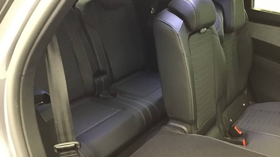 Mandataire Automobile occasion, recherche de Peugeot 5008-hybrid-145-e-dcs6-gt5-portes-vp-essence-sans-plomb032025 - E-Motors