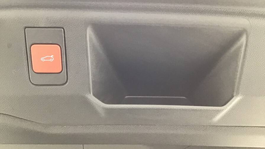 Mandataire Automobile occasion, recherche de Peugeot 5008-hybrid-145-e-dcs6-gt5-portes-vp-essence-sans-plomb032025 - E-Motors