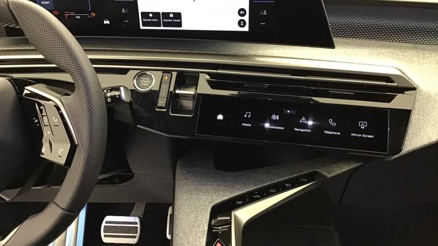 Mandataire Automobile occasion, recherche de Peugeot 5008-hybrid-145-e-dcs6-gt5-portes-vp-essence-sans-plomb032025 - E-Motors