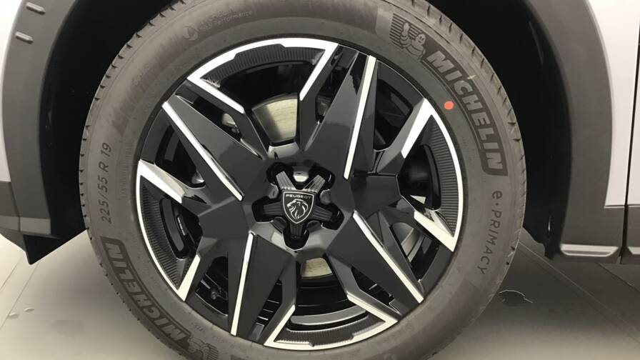 Mandataire Automobile occasion, recherche de Peugeot 5008-hybrid-145-e-dcs6-gt5-portes-vp-essence-sans-plomb032025 - E-Motors