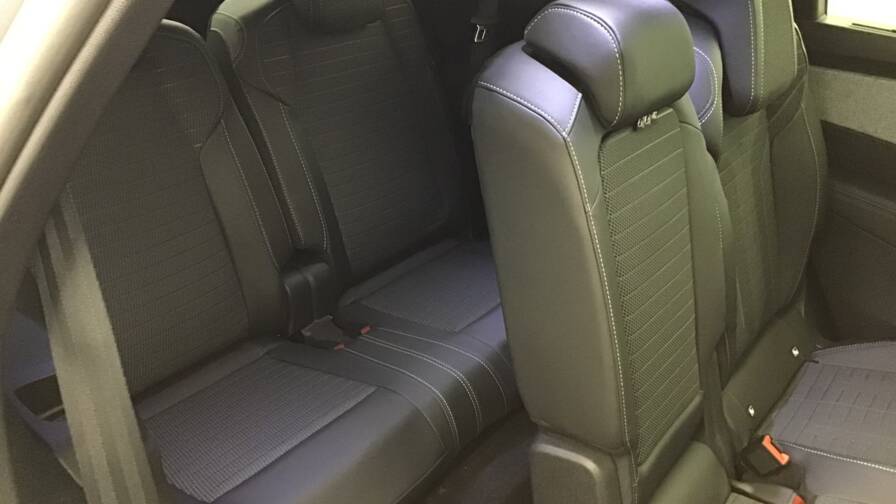 Mandataire Automobile occasion, recherche de Peugeot 5008-hybrid-145-e-dcs6-gt5-portes-vp-essence-sans-plomb032025 - E-Motors