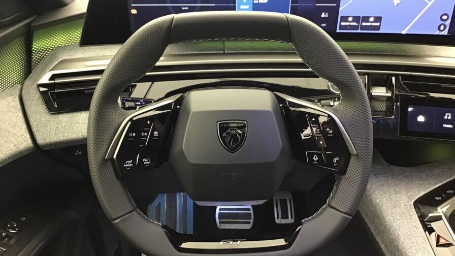 Mandataire Automobile occasion, recherche de Peugeot 5008-hybrid-145-e-dcs6-gt5-portes-vp-essence-sans-plomb032025 - E-Motors