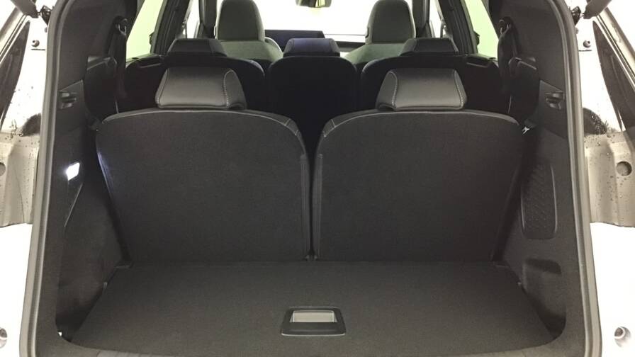 Mandataire Automobile occasion, recherche de Peugeot 5008-hybrid-145-e-dcs6-gt5-portes-vp-essence-sans-plomb032025 - E-Motors