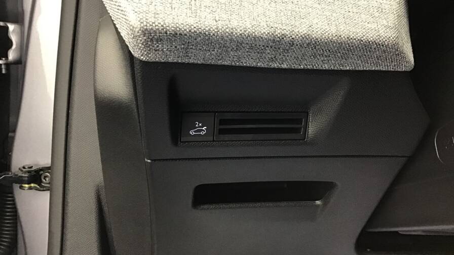 Mandataire Automobile occasion, recherche de Peugeot 5008-hybrid-145-e-dcs6-gt5-portes-vp-essence-sans-plomb032025 - E-Motors