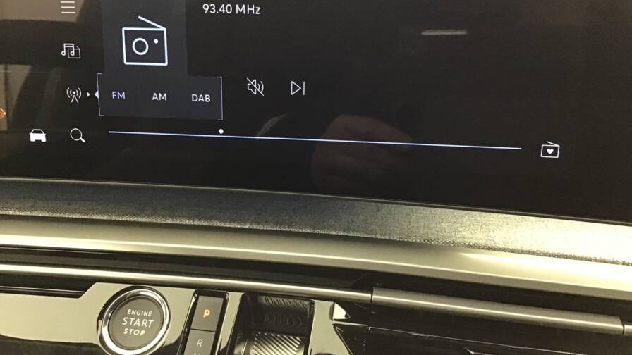 Mandataire Automobile occasion, recherche de Peugeot 5008-hybrid-145-e-dcs6-gt5-portes-vp-essence-sans-plomb032025 - E-Motors