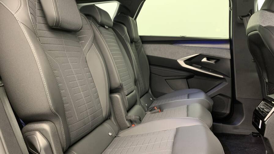 Mandataire Automobile neuf, recherche de Peugeot 5008-hybrid-145ch-e-dcs6-gt - E-Motors