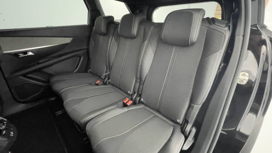 Mandataire Automobile neuf, recherche de Peugeot 5008-iii-1-2-puretech-130ch-gt-eat8 - E-Motors