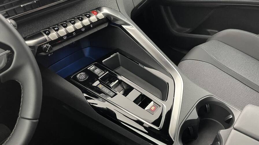 Mandataire Automobile occasion, recherche de Peugeot 5008-iii-1-5-bluehdi-130ch-allure-pack-eat8 - E-Motors