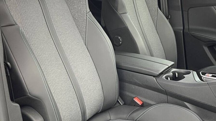 Mandataire Automobile occasion, recherche de Peugeot 5008-iii-1-5-bluehdi-130ch-allure-pack-eat8 - E-Motors