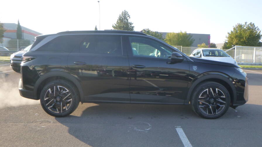 Mandataire Automobile neuf, recherche de Peugeot 5008-hybrid-145-e-dcs6-gt-plus-toit-ouvrant-plus-pack-360 - E-Motors