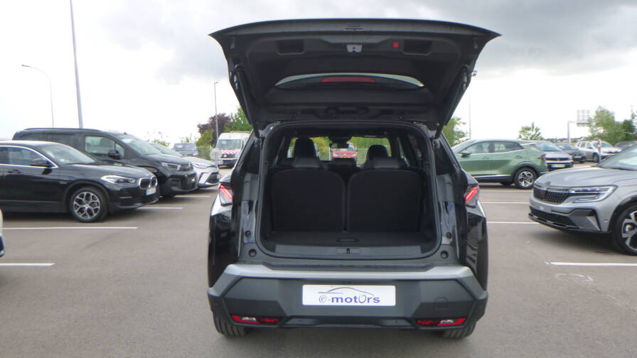 Mandataire Automobile neuf, recherche de Peugeot 5008-hybrid-145-e-dcs6-gt-plus-pack-360 - E-Motors