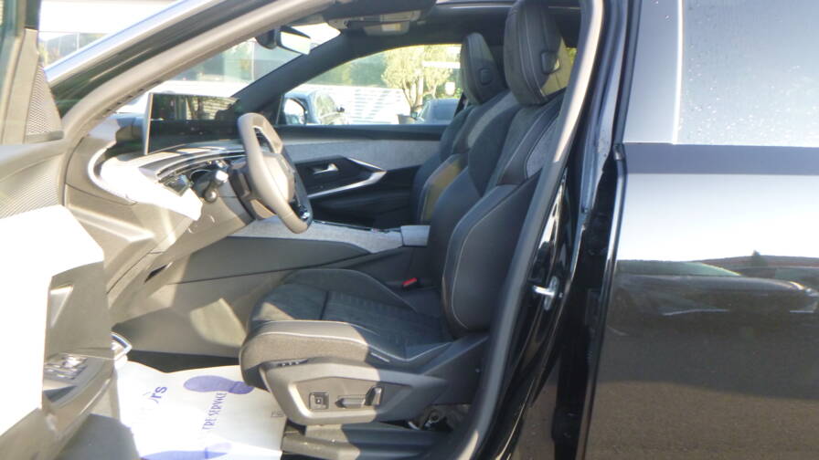 Mandataire Automobile neuf, recherche de Peugeot 5008-hybrid-145-e-dcs6-gt-plus-toit-ouvrant-plus-pack-360 - E-Motors