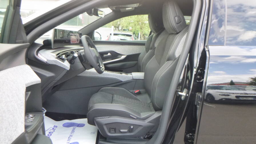 Mandataire Automobile neuf, recherche de Peugeot 5008-hybrid-145-e-dcs6-gt-plus-pack-360 - E-Motors