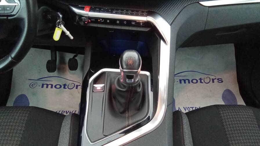 Mandataire Automobile occasion, recherche de Peugeot 5008-puretech-130-access - E-Motors
