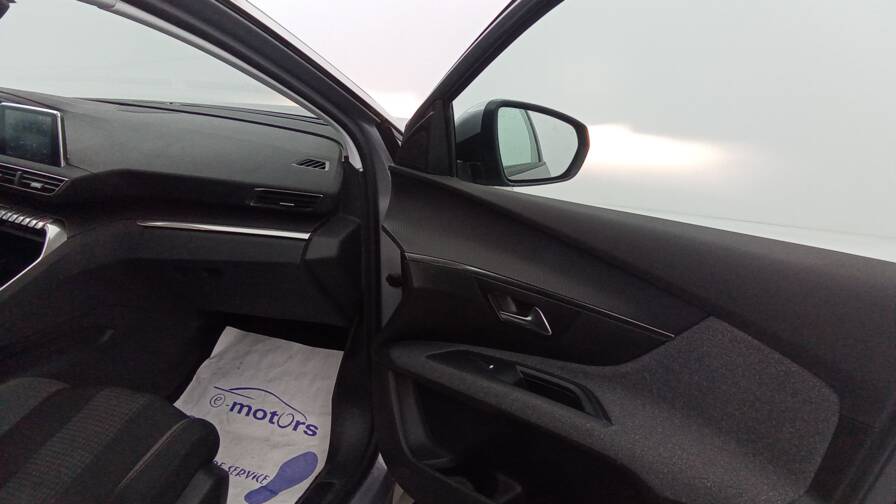 Mandataire Automobile occasion, recherche de Peugeot 5008-puretech-130-active-gps-pdc-ar-av - E-Motors