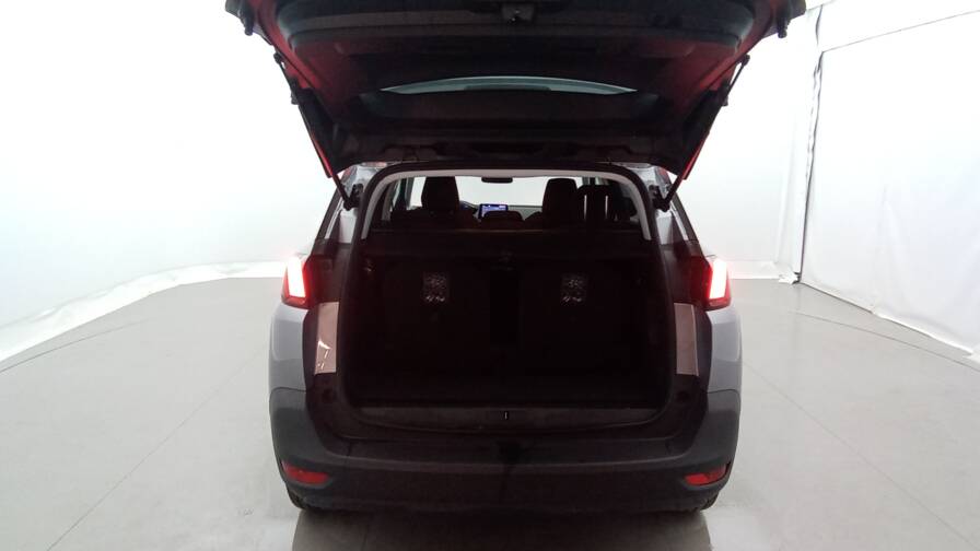 Mandataire Automobile occasion, recherche de Peugeot 5008-puretech-130-active-gps-pdc-ar-av - E-Motors