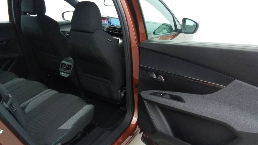 Mandataire Automobile occasion, recherche de Peugeot 5008-puretech-130-active-pack-plus-gps - E-Motors