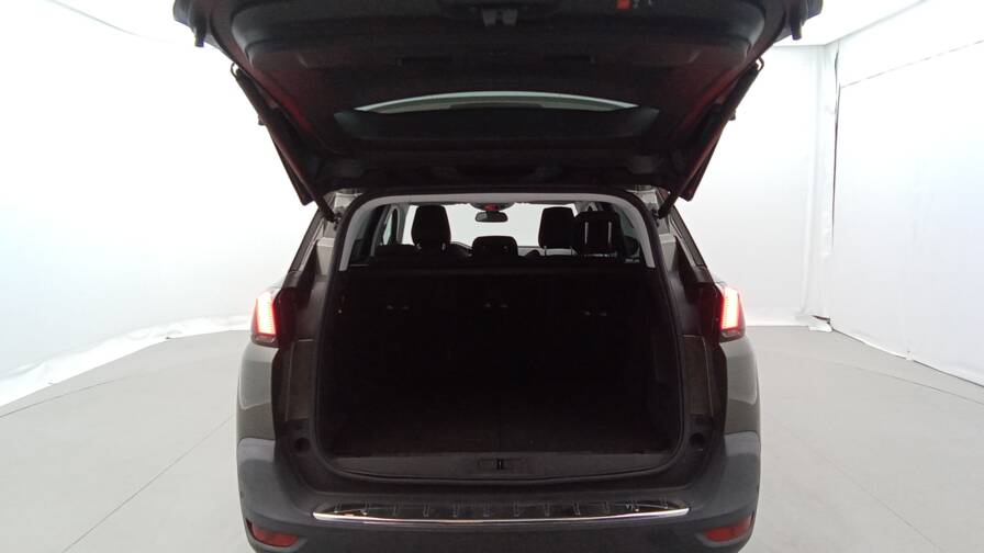 Mandataire Automobile occasion, recherche de Peugeot 5008-puretech-130-allure - E-Motors