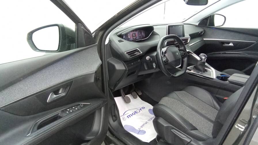 Mandataire Automobile occasion, recherche de Peugeot 5008-puretech-130-allure - E-Motors