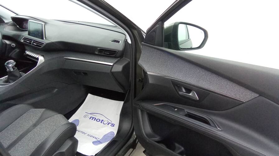 Mandataire Automobile occasion, recherche de Peugeot 5008-puretech-130-allure - E-Motors