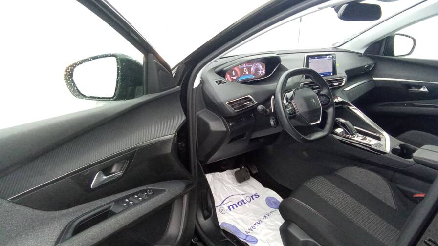 Mandataire Automobile occasion, recherche de Peugeot 5008-puretech-130-eat8-active-camera-pdc-ar-av - E-Motors