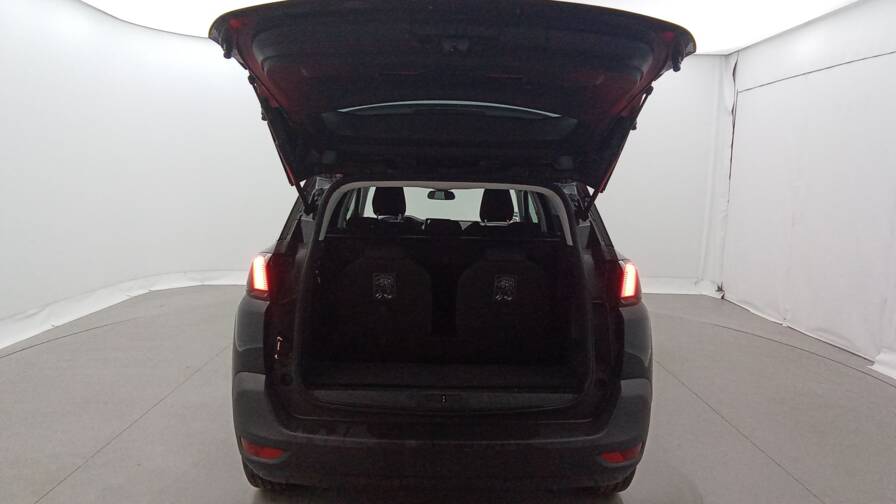 Mandataire Automobile occasion, recherche de Peugeot 5008-puretech-130-eat8-active-camera-pdc-ar-av - E-Motors