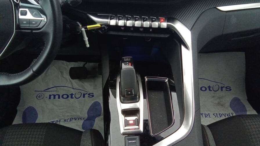 Mandataire Automobile occasion, recherche de Peugeot 5008-puretech-130-eat8-active-camera-pdc-ar-av - E-Motors